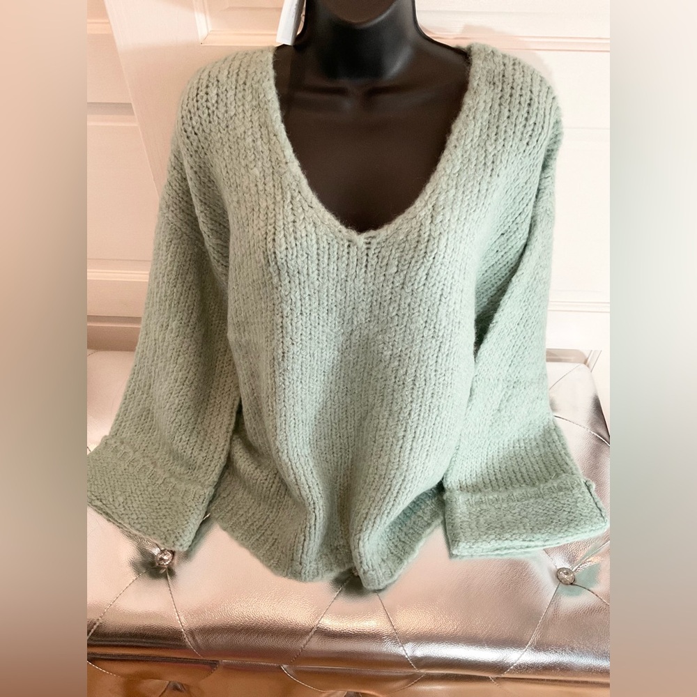 CHUNKY KNIT SWEATER